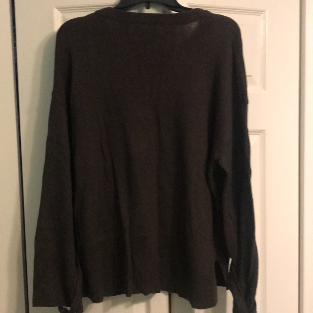 Prestwick and Moore drop hem sleeve sweater - Picture 4 of 4